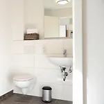 Adapt Aparthotel 3*