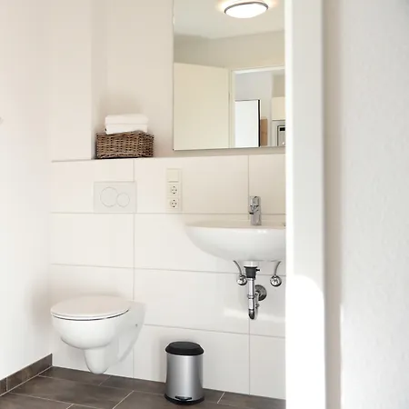 Adapt アパートホテル 3*